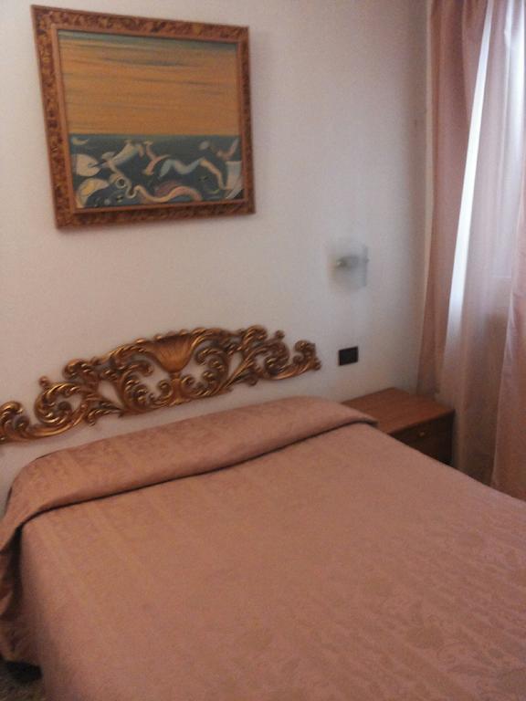 Hotel Antico Capon Venise Extérieur photo